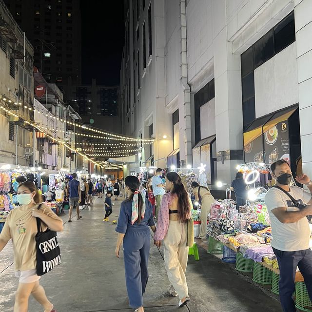 Indy night market - perfect for apparels 