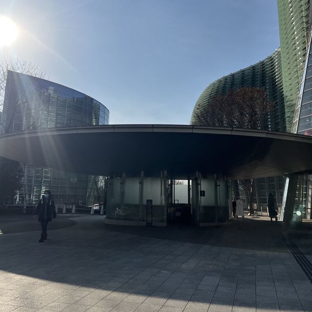 【東京】都会の中に現れる自然と美しい建築