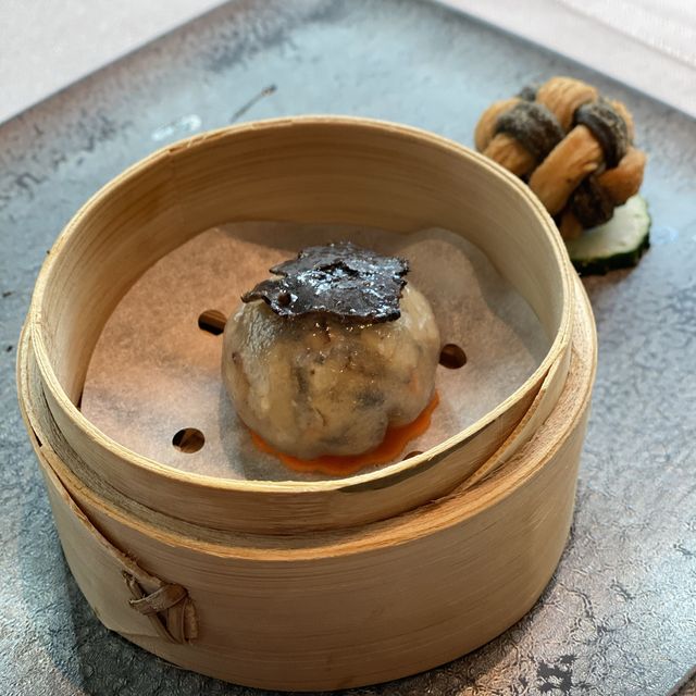 Cantonese fine dining in Hong Kong