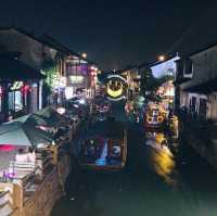 Nightlife in downtown Suzhou 