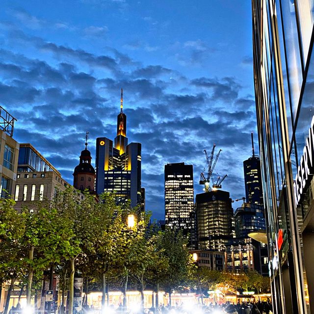 Zeil at Night