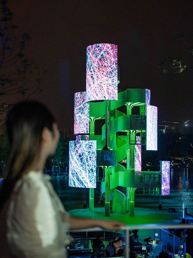 Not in vain is my hometown Chengdu! They actually built an art museum on the water!