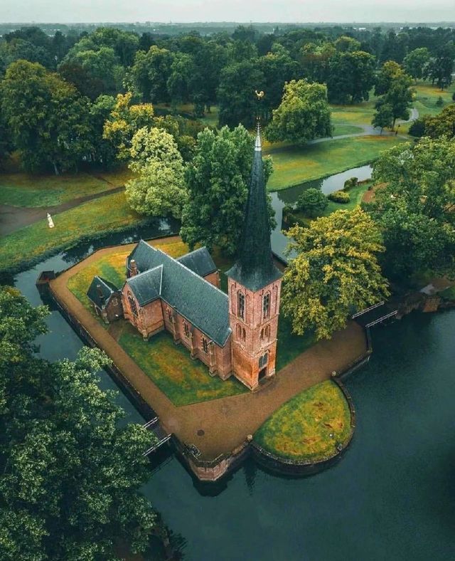 The largest and most beautiful castle in the Netherlands, the Neo-Gothic De Haar Castle.