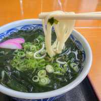 フェリー到着後まずは五島うどんを！