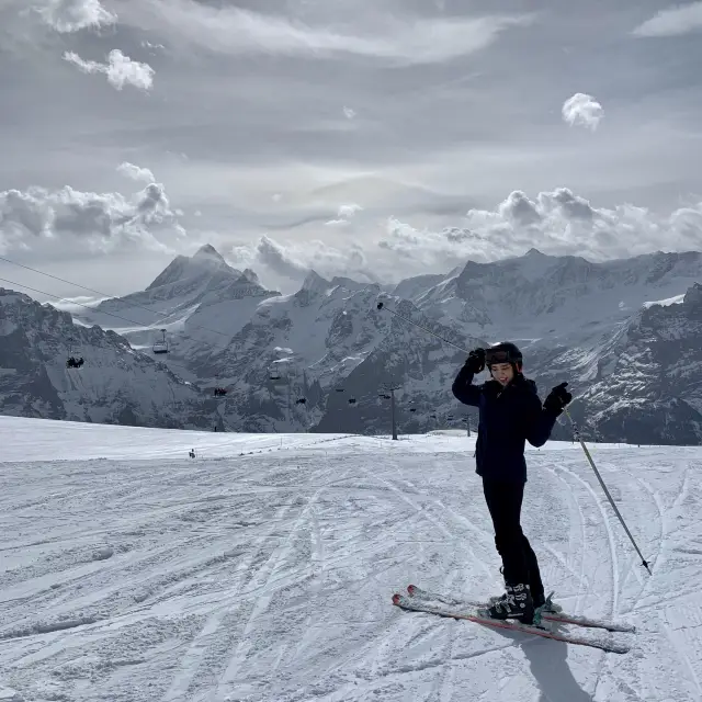 Skiing in the Alps⛷