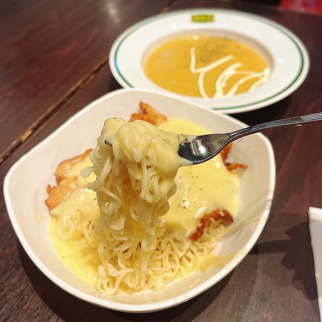 🎞 港風電影院茶餐廳