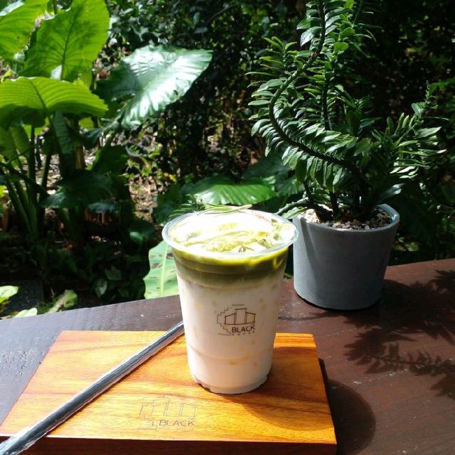 มาทะเลแล้วคิดถึง"เขา" ต้องที่นี่ Black House Cafe
