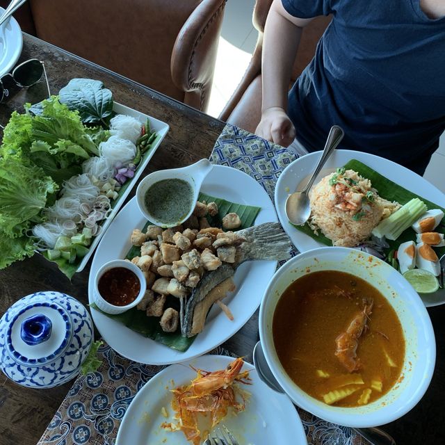 เสม็ดนางซี บูทีค (ทานข้าวหลักร้อย ชมวิวหลักล้าน)
