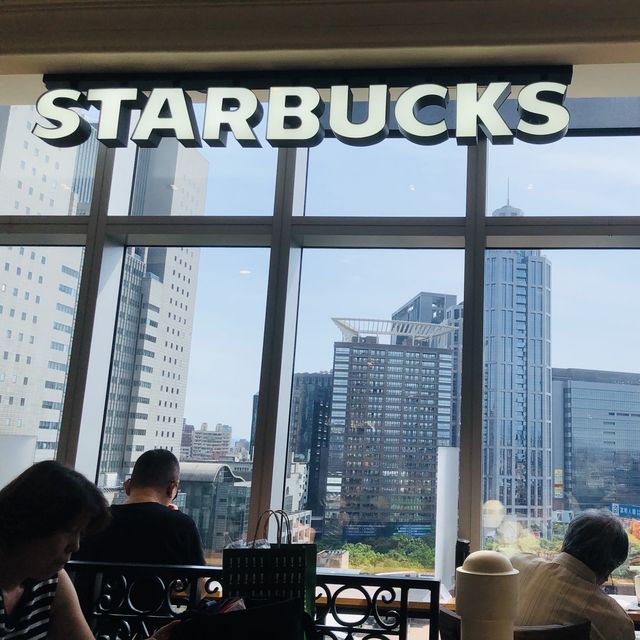 ☀️板橋高樓景觀咖啡廳☕️ STARBUCKS Mega City 9F Shop 星巴克 板大遠百9F門市