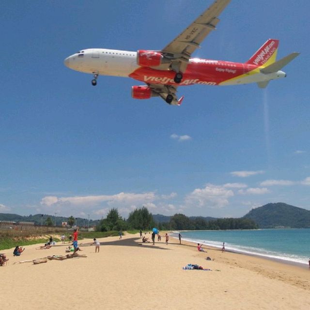 ชมเครื่องบิน หาดไม้ขาว