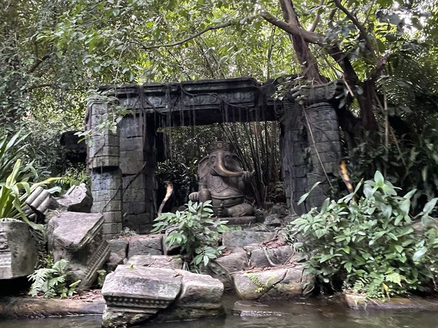 迪士尼森林河流之旅