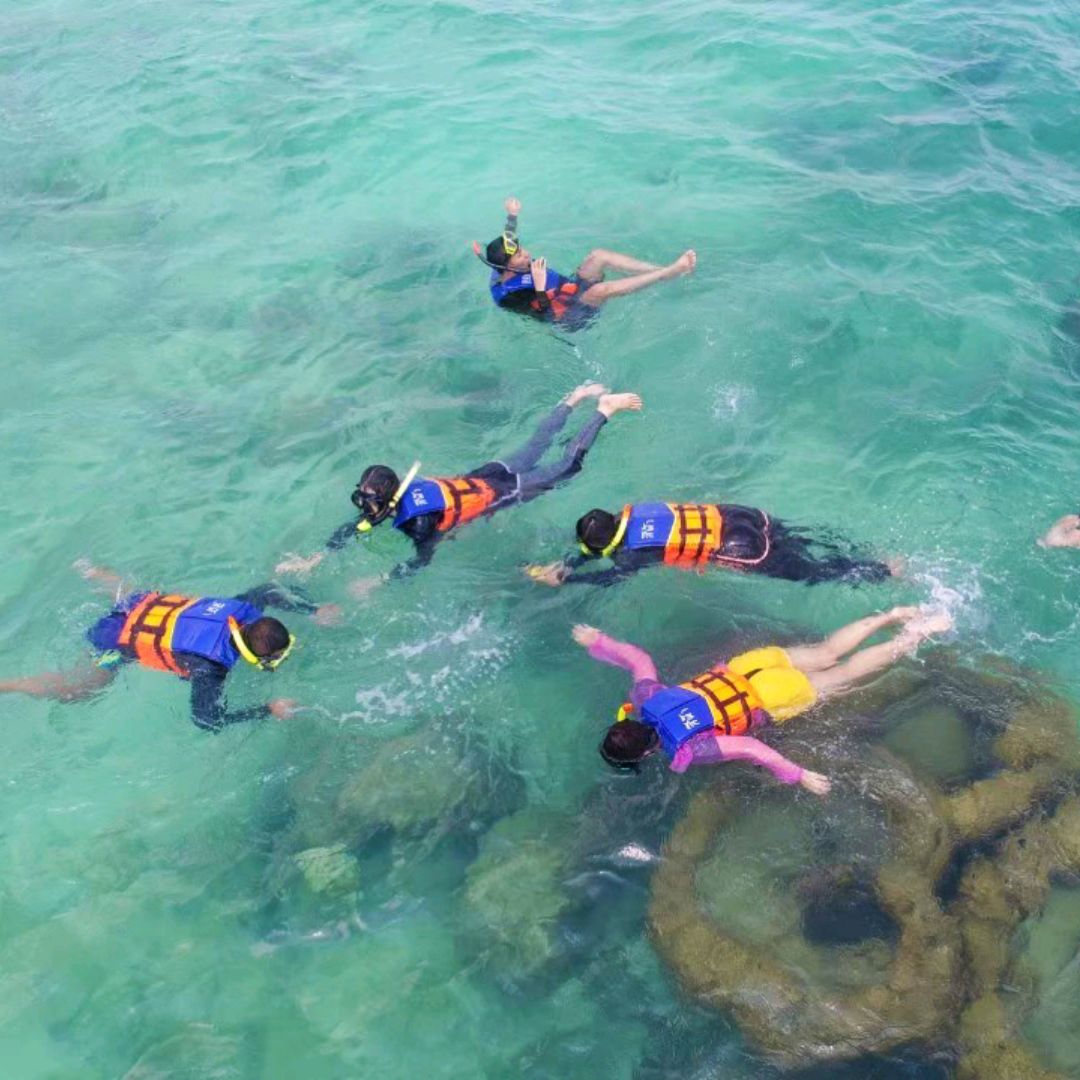 ชวนไปดำน้ำดูปะการัง เกาะทะลุ ประจวบฯ | Trip.com อำเภอ บางสะพานน้อย ชวนไปดำน้ำดูปะการัง เกาะทะลุ ประจวบฯ | Trip.Com อำเภอ บางสะพานน้อย