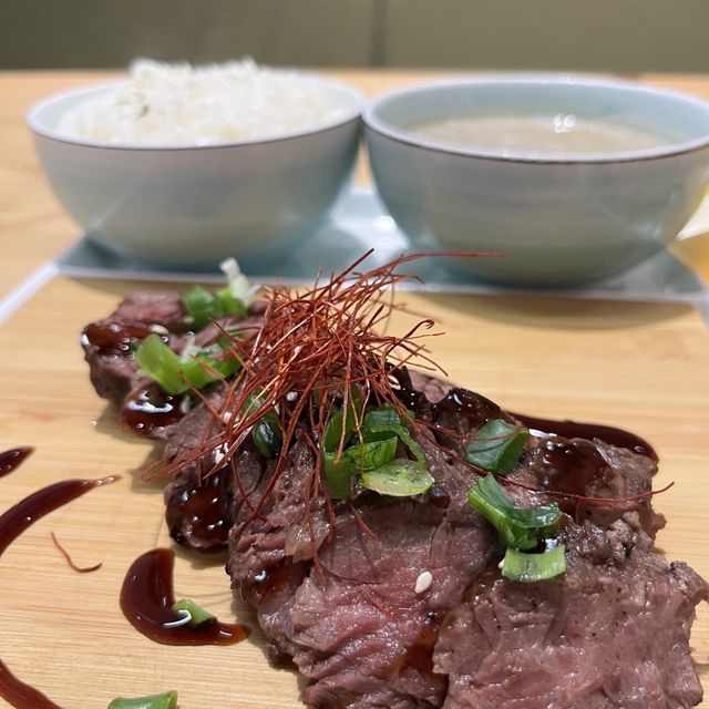 香港荃灣的hōmu by favilla - 慢煮封門牛柳定食