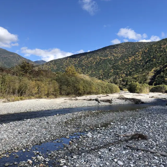 紅葉の梓川