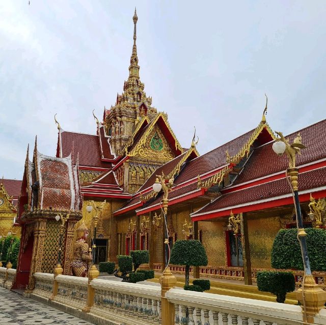กราบสักการะหลวงพ่อพูล วัดไผ่ล้อม 