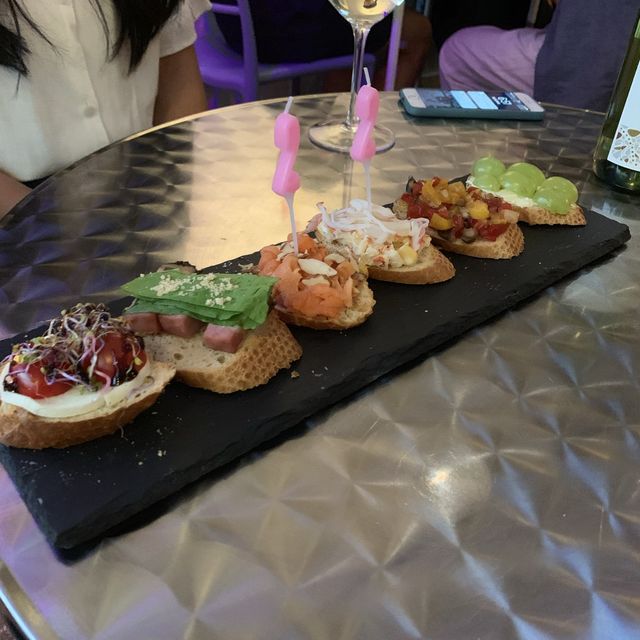 을지로 와인바🍷 입구가 특이하다! ⛑머리조심⚠️⛑