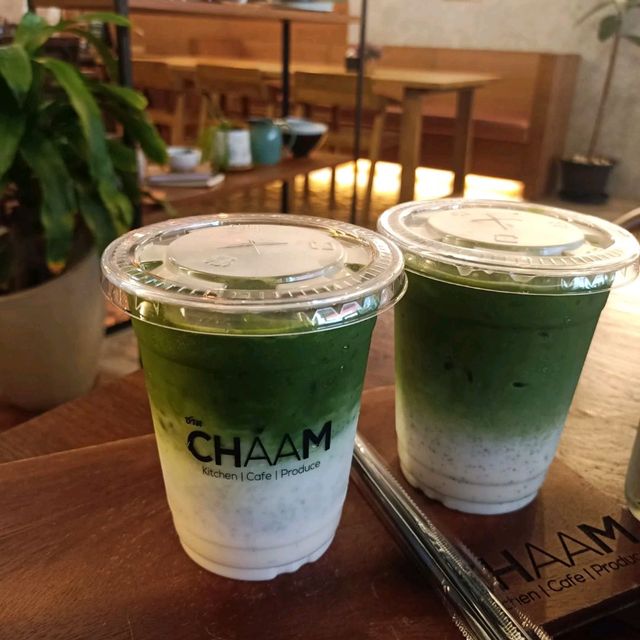 Chaam.ptya คาเฟ่สวย เลียบหาดพัทยา