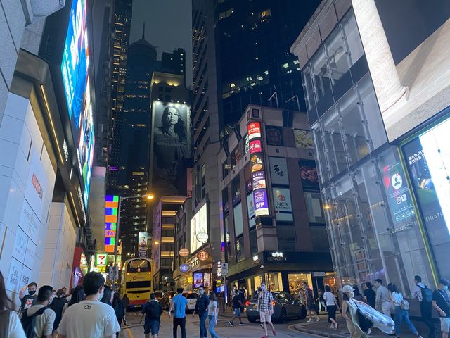 體驗香港夜生活～限聚令放寬後的蘭桂坊
