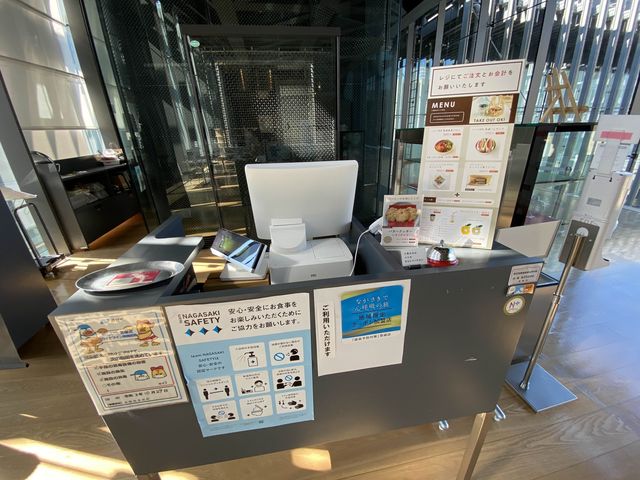 『長崎県美術館』2階部分にある『長崎県美術館カフェ』