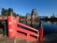 松本市必遊的日本國寶級建築 松本城