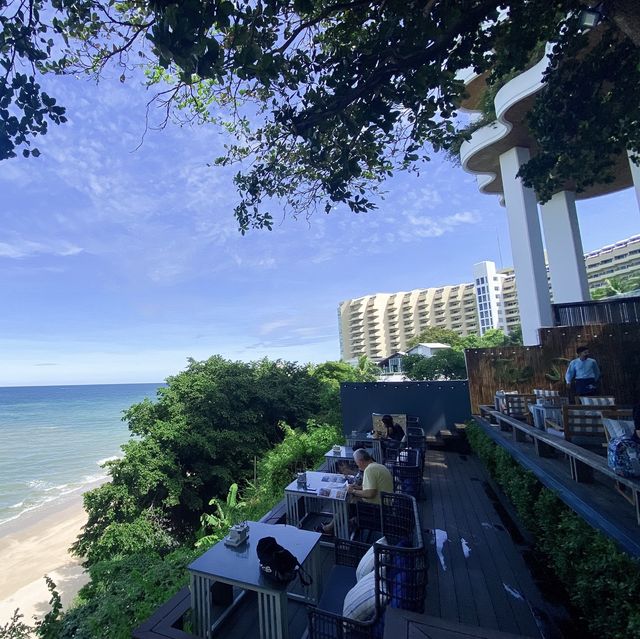 Chill ณ The Sky Galleryคาเฟ่บนเขาวิวทะเล