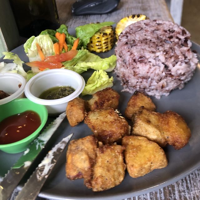 菲律賓第一 湖景別墅飯店