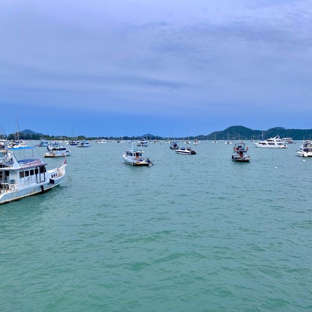 พาคุณแม่มาเดินเล่นยามเย็น @ท่าเรืออ่าวฉลอง  พาคุณแม่มาเดินเล่นยามเย็น @ท่าเรืออ่าวฉลอง