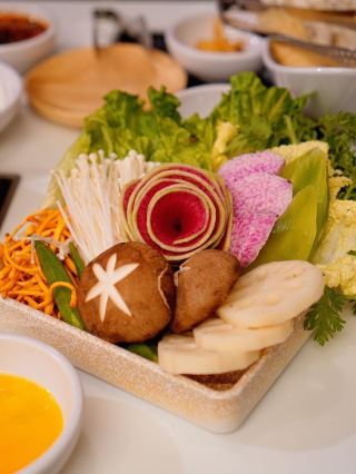 90-minute all-you-can-eat beef palace with sea view