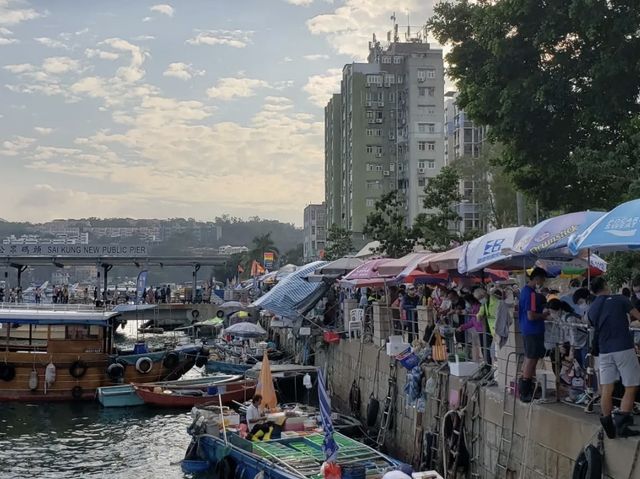 西貢貼地行
