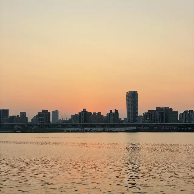 大稻埕碼頭夕陽🌇