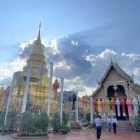 "เทศกาลโคมแสนดวงลำพูน"