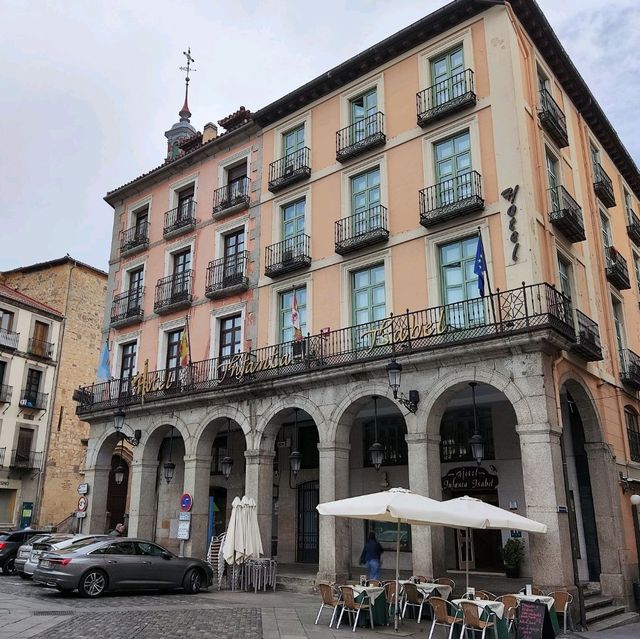 Square of Segovia 