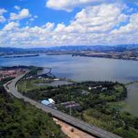 Cablecar over Dianchi Lake