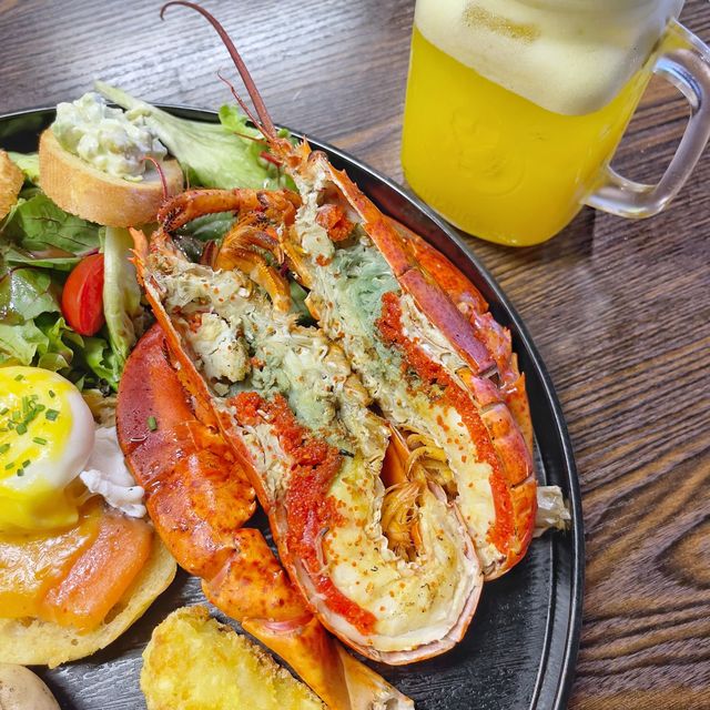大大盤原隻龍蝦 All Day Breakfast