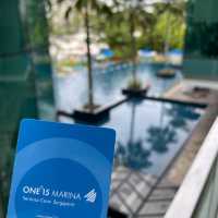 Luxurious pool at Sentosa Cove 