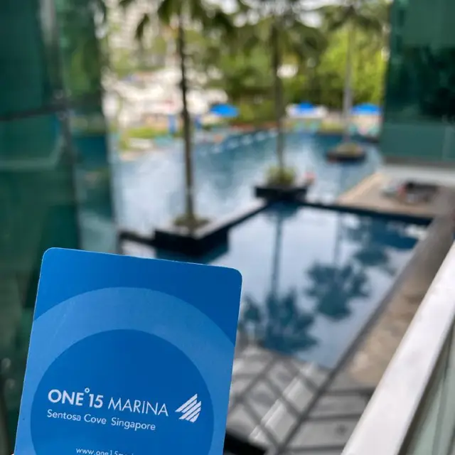 Luxurious pool at Sentosa Cove 