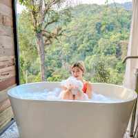 นอนรถบ้านสไตล์ Glamping บรรยากาศดีๆที่แม่ลาย