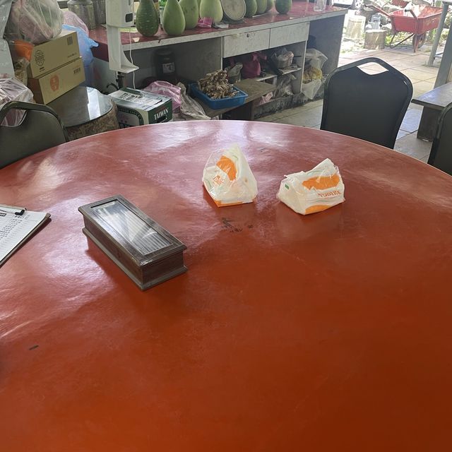 竹子湖裡的特色餐廳，便宜好吃，人潮不多👍