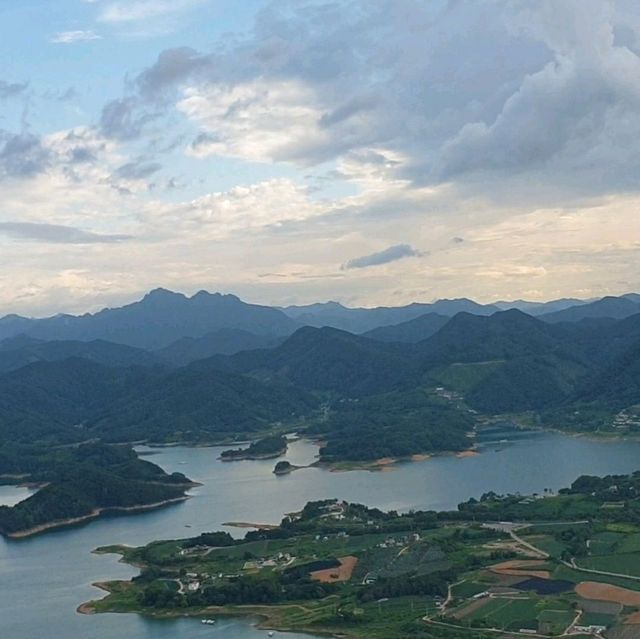 Taking Mono Rail through the Chungjuho Lake