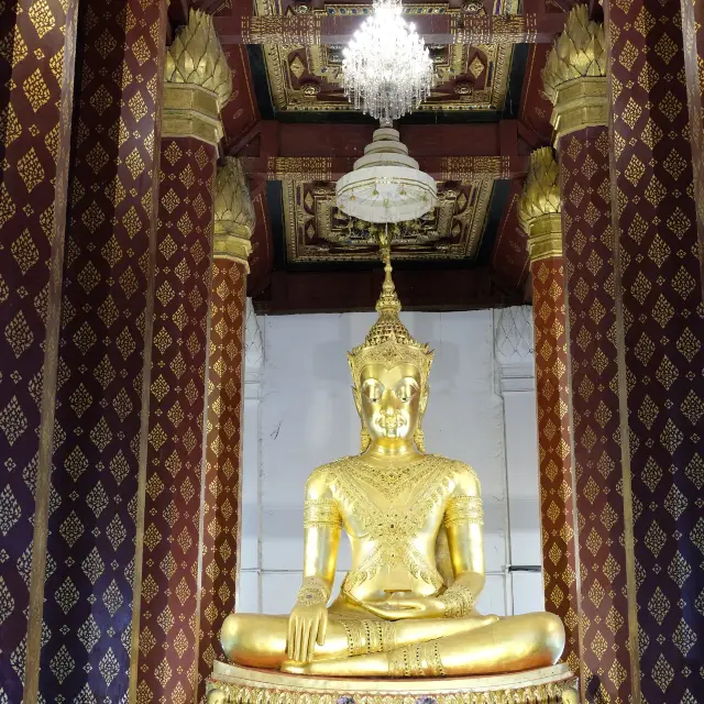 วัดหน้าพระเมรุฯ หนึ่งเดียวที่รอดพ้นจากสงคราม