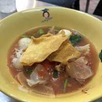 ร้านก๋วยเตี๋ยวนายเอี่ยม @ MRT เพชรบุรี