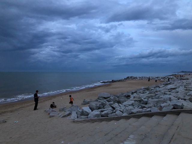 Pantai Cahaya Bulan