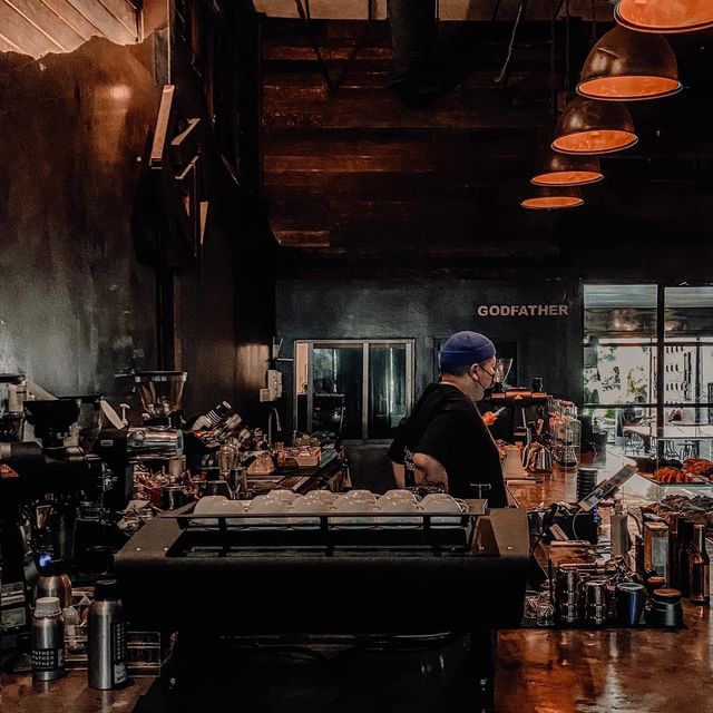 Café คุมโทนสายดาร์ก