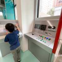 《超高質遊戲室|體驗各行各業|幼兒老師引導探索》