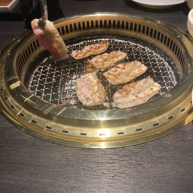 吃裝潢、吃服務、吃肉的品質