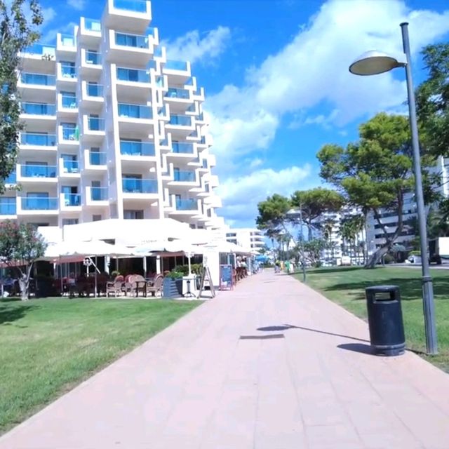 깔끔한 도시를 구경하고 🏊‍♂️ 🏊‍♀️ 마음껏 수영을 즐긴 🇪🇸스페인 여행 