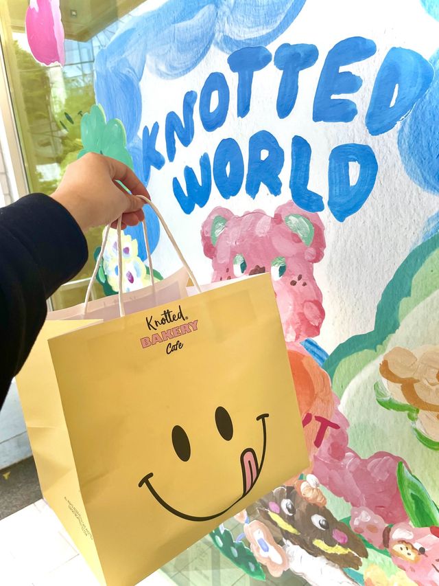 한 건물에서 해결하는 카페 & 식사 “한남 노티드 & 다운타우너”🍔🍩