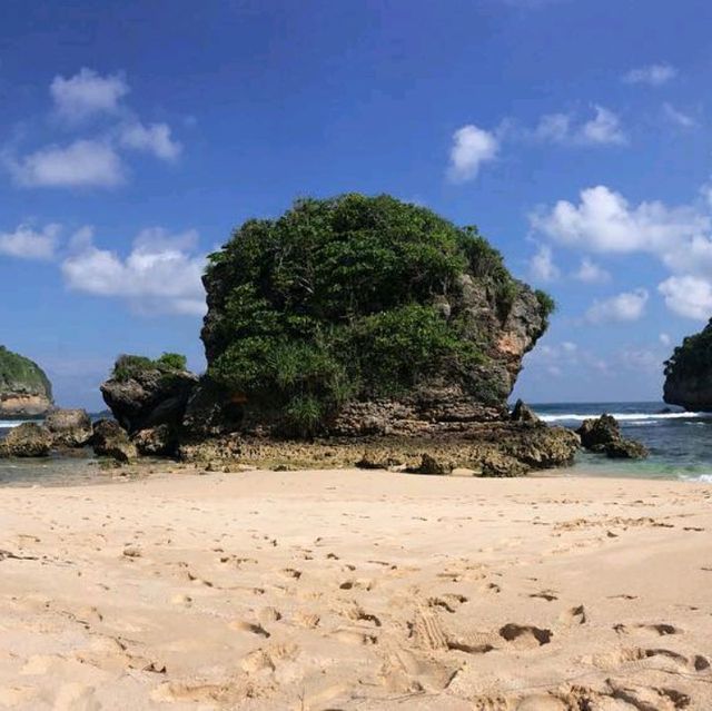 Goa cina beach