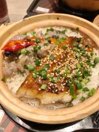 快餐店都有特色煲仔飯～