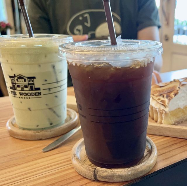 คาเฟ่บ้านไม้ the wooden house